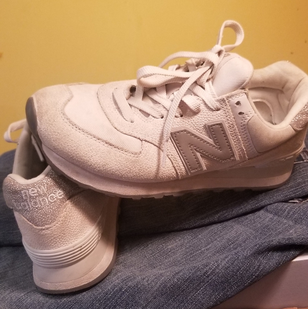 Women New Balance sneakers